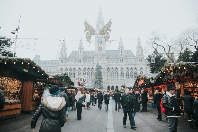 Christmas Walk Vienna : 5 Markets & Old Town in 3h (EN/DE) - Graben and Kohlmarkt provide the grand finale before the finale