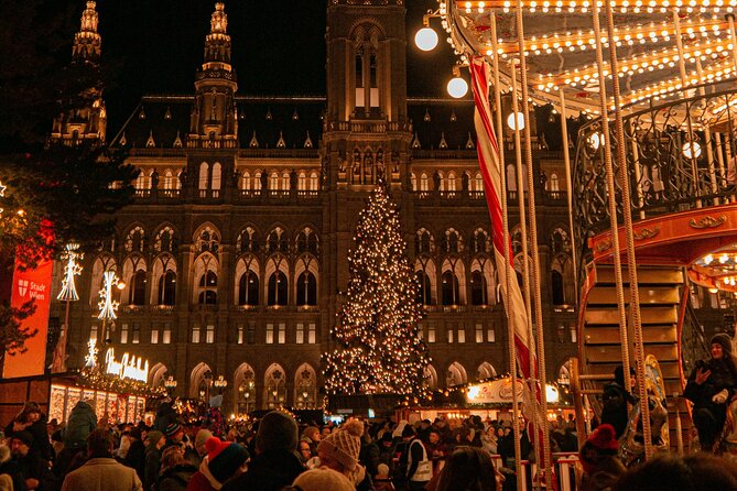 Christmas Walk Vienna : 5 Markets & Old Town in 3h (EN/DE) - Spittelberg brings the strongest market atmosphere