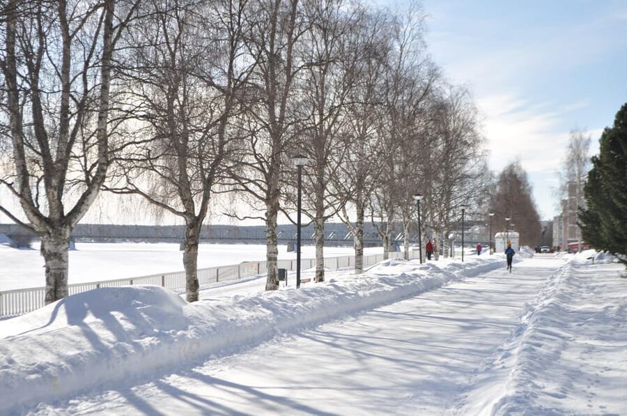 City tour and Santa Claus village visit in Lapland - Crossing the Arctic Circle for the classic photo