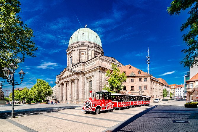 City tour through Nuremberg with the little train - Christmas tour - The English audio commentary