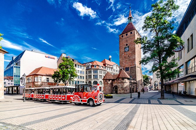 City tour through Nuremberg with the little train - Christmas tour - How the Christmas setting changes the experience