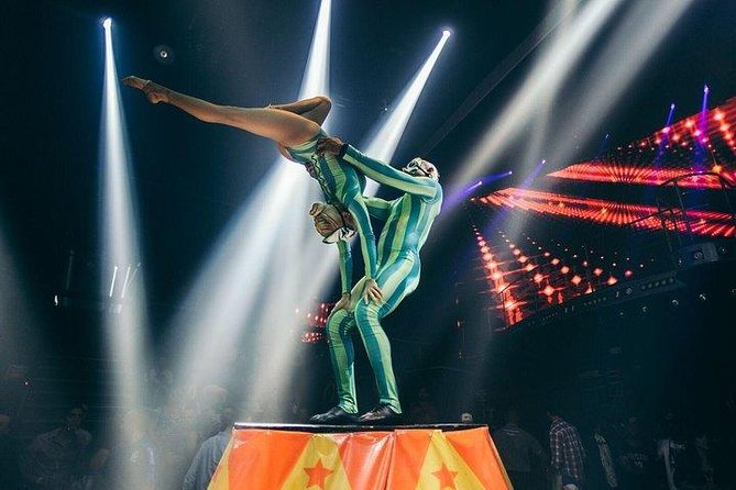 Coco Bongo Playa del Carmen New Year's Eve 2027 - Finding a good view in a crowded room