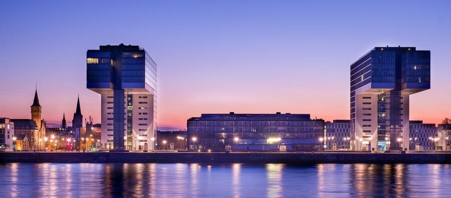Cologne: Rhine River Winter Cruise with Festive Music - Who will enjoy this most?