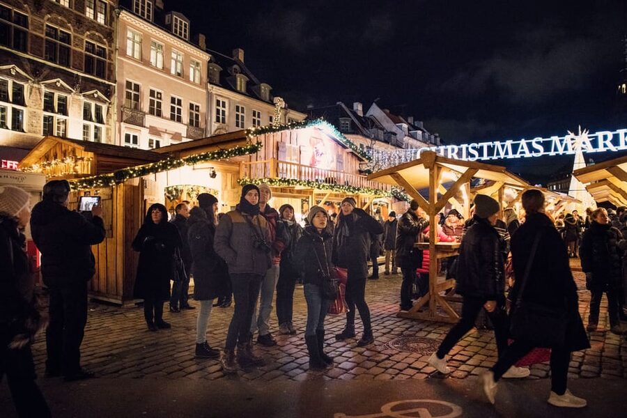 Copenhagen: Christmas Walking Tour with Treats and Drinks - Æbleskiver, gingerbread, and Copenhagen gløgg