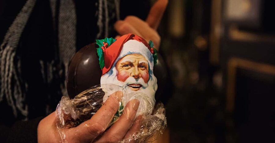 Copenhagen: Christmas Walking Tour with Treats and Drinks - The Danish Christmas game at Taphouse