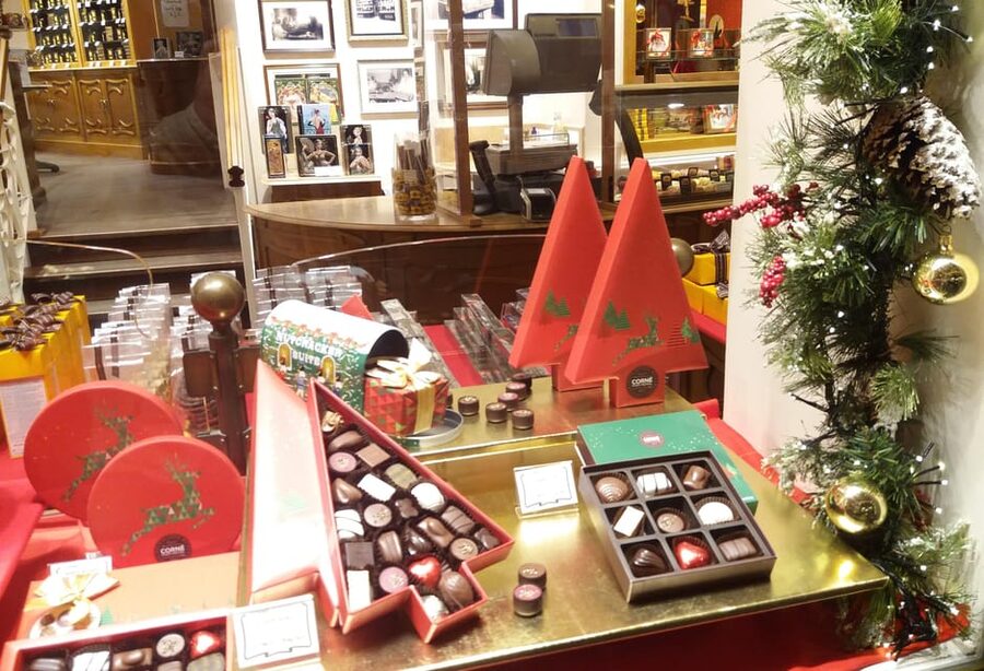 Discover the magic of Christmas in Brussels with a local guide - St. Catherine’s Square and the taste of Brussels