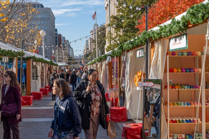 Downtown DC Holiday Tour: Lights, Decorations & Festive Cheer - Stories Around Washington’s Oldest Hotel