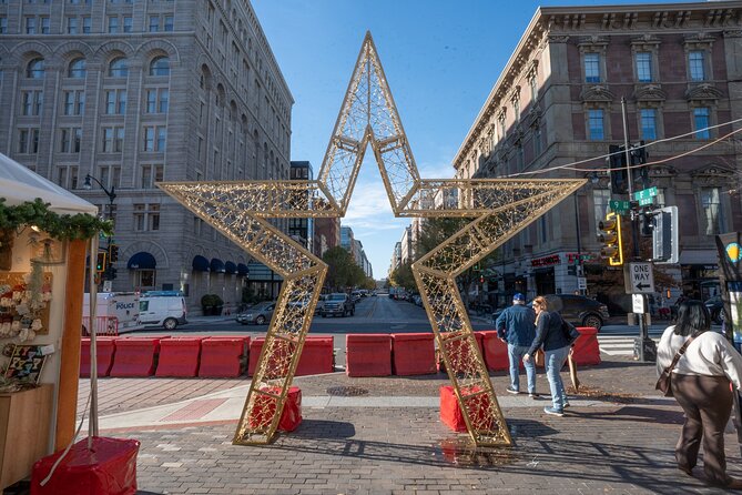 Downtown DC Holiday Tour: Lights, Decorations & Festive Cheer - What the One-Hour Schedule Means