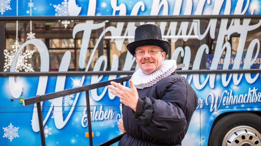 Dresden: Christmas Sightseeing Tour with a 'Pflaumentoffel' - One hour of Dresden views from a heated double-decker