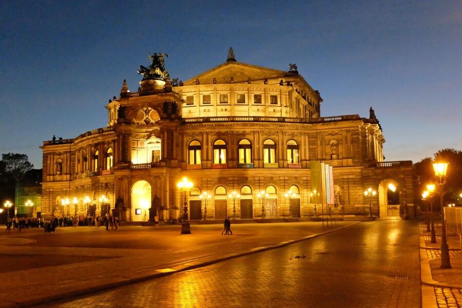 Dresden with a touch of Xmas: English small group tour - Ending at Striezelmarkt with a cup of Glühwein