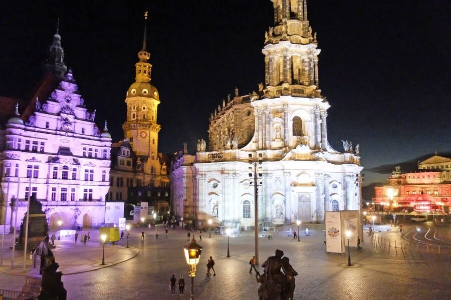 Dresden with a touch of Xmas: English small group tour - Inside the Baroque mood of the Zwinger