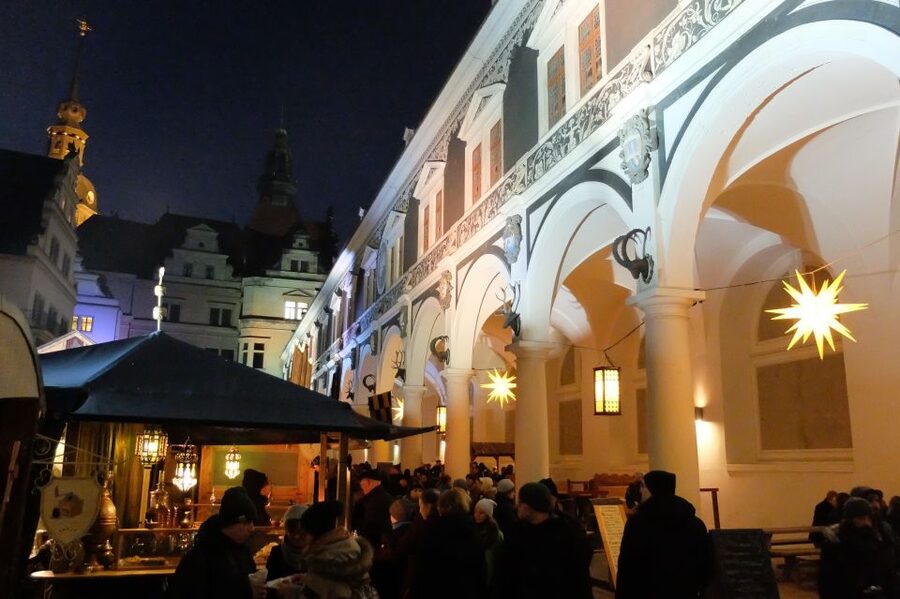 Dresden with a touch of Xmas: English small group tour - Fürstenzug, a porcelain history lesson