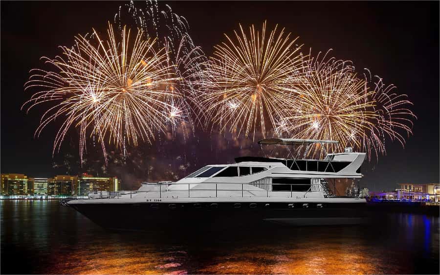 Dubai: New Year Eve Luxury Yacht Fireworks View & BBQ Cruise - Why a yacht is a smart fireworks viewpoint