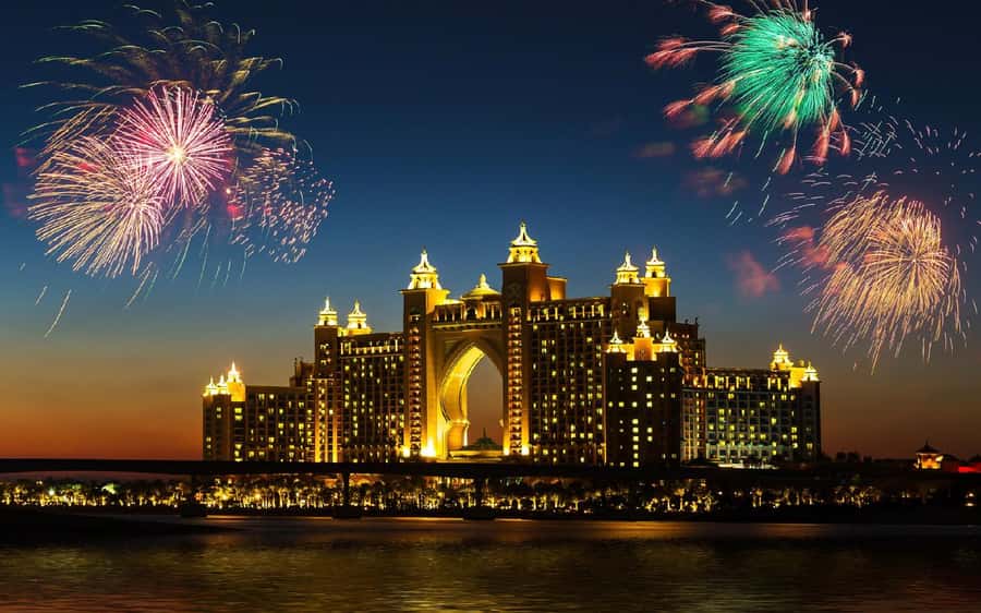 Dubai: New Year Eve Luxury Yacht Fireworks View & BBQ Cruise - Atlantis, Burj Al Arab, and Palm Jumeirah
