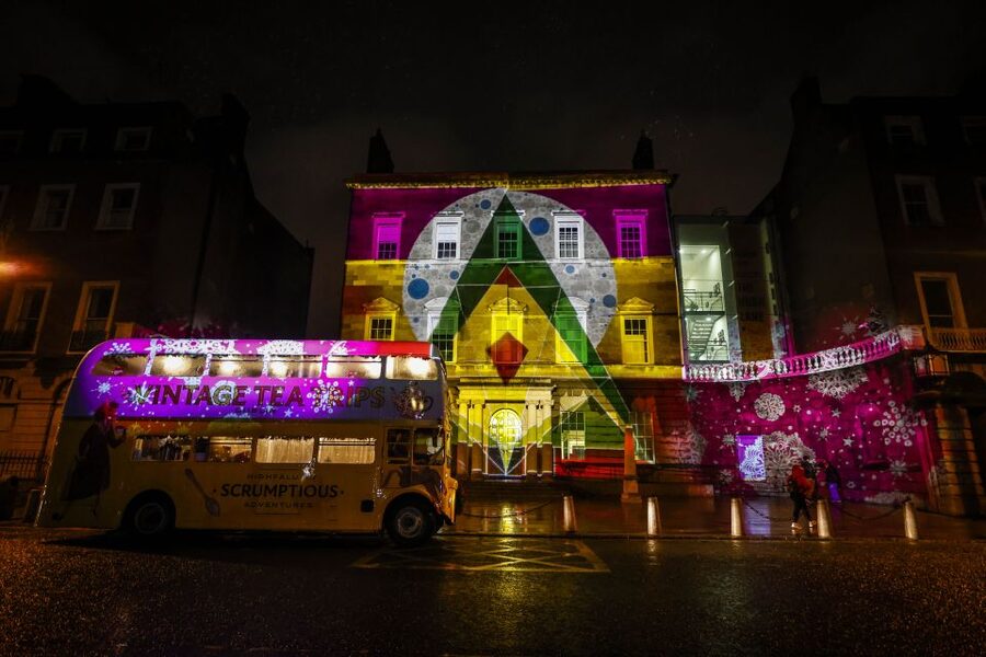 Dublin: Christmas Lights Festive Bus Tour with Afternoon Tea - A Christmas bus ride with afternoon tea
