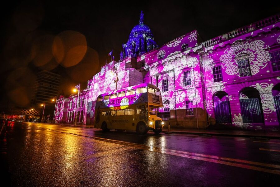 Dublin: Christmas Lights Festive Bus Tour with Afternoon Tea - Tea, coffee, hot chocolate, and a seasonal menu