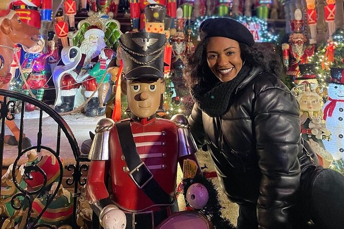 Dyker Heights Christmas Lights and NYC Skyline View Bus Tour - Starting in Manhattan at 4:30 pm