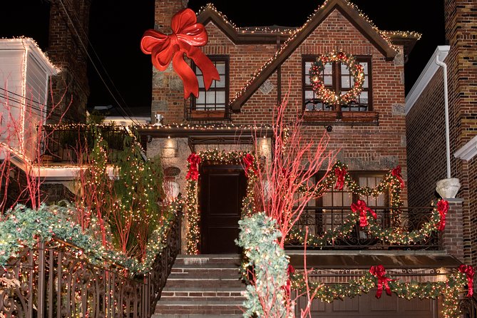 Dyker Heights Christmas Lights and NYC Skyline View Bus Tour - What makes the displays worth seeing