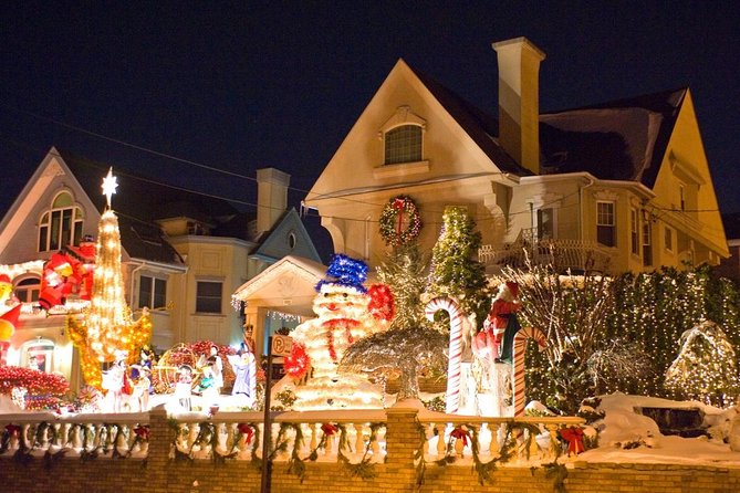 Dyker Heights Christmas Lights Tour - Why the guide can shape the evening