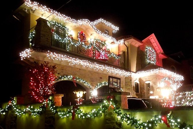 Dyker Heights Christmas Lights Tour - One hour among the decorated homes