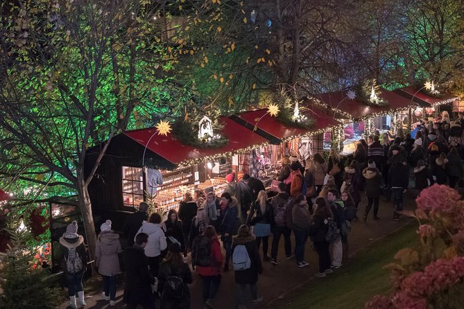 Edinburgh Christmas Tour, Highlights & Hidden Gems with a Local - Princes Street Gardens and St. Andrew Square