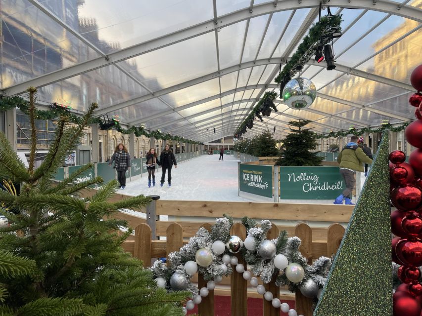 Edinburgh: Christmas Walking Tour with Gingerbread Treat - Practical tips for a smoother Christmas walk