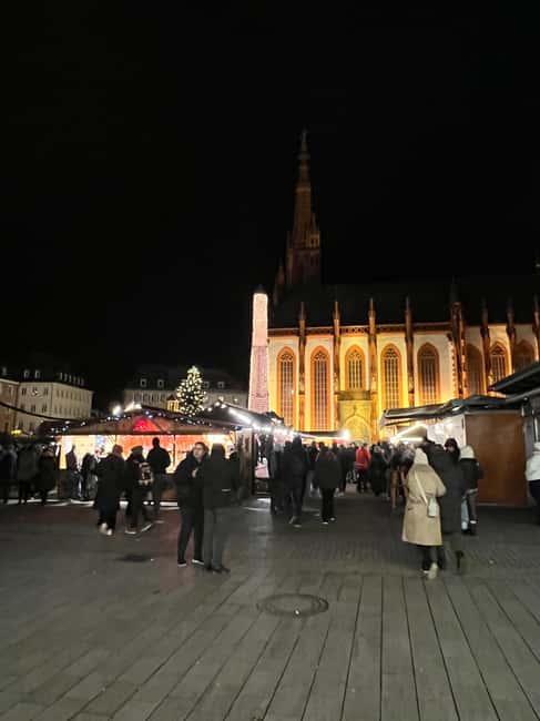 Enjoyable Advent tour: champagne, cookies & mulled wine in Würzburg - Ending with mulled wine at Marktplatz