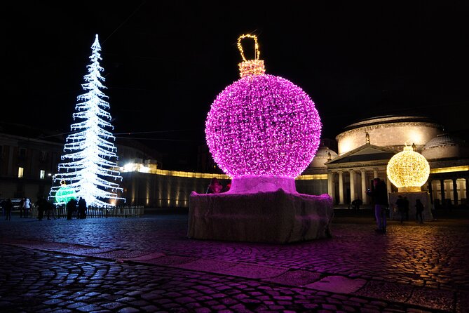Explore the Naples Christmas Market Behind the Scenes - Why Naples Christmas lights work best at 5 pm