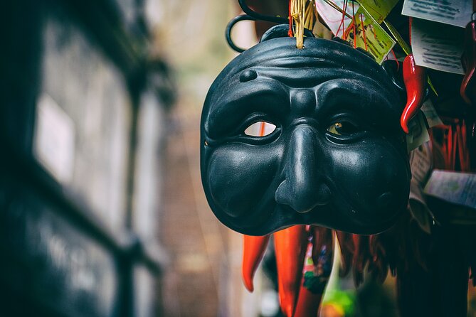 Explore the Naples Christmas Market Behind the Scenes - One hour on Via San Gregorio Armeno