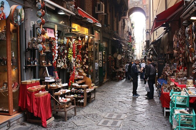 Explore the Naples Christmas Market Behind the Scenes - The Duomo area and the end of the walk