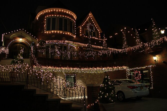 French Christmas Tour in Brooklyn - What the guides add in French