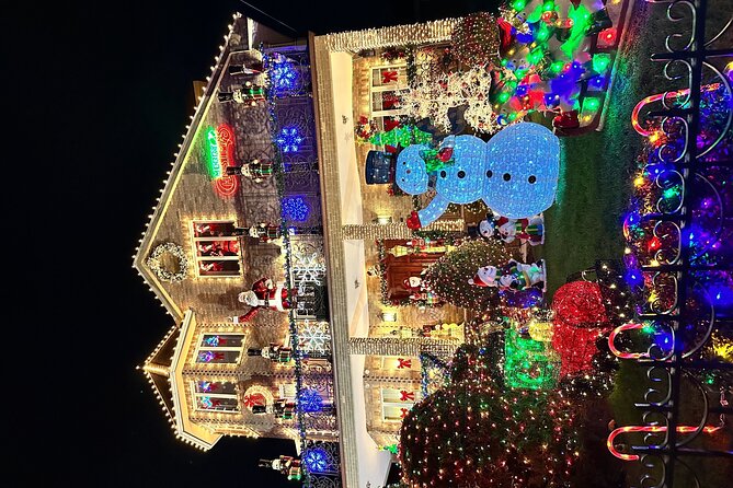French Christmas Tour in Brooklyn - The subway ride from Dumbo to Dyker Heights