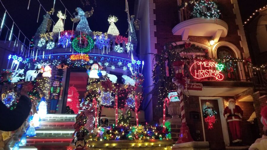 From Manhattan: 4-Hour Brooklyn Christmas Magic Tour - Key points at a glance