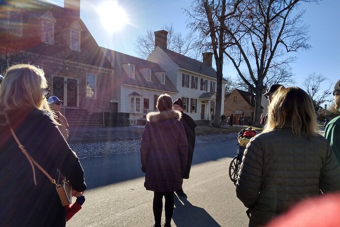 Guided Colonial Christmas Tour in Williamsburg - What the holiday decorations really mean