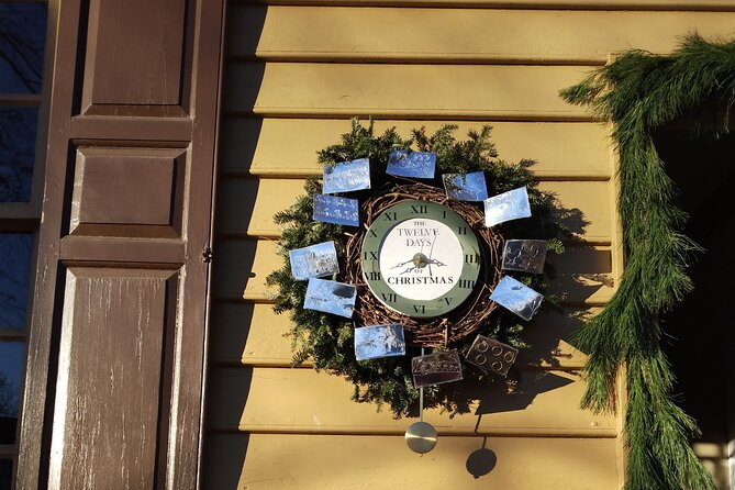 Guided Colonial Christmas Tour in Williamsburg - Bruton Parish and church traditions