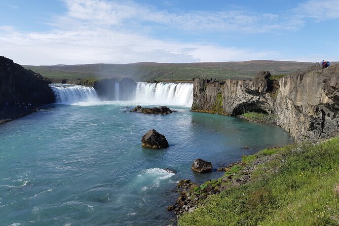 Half-Day Combo Tour to Goðafoss, Laufas and The Christmas House - Guides, transport, and the pace of the day