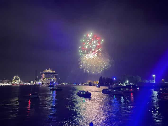 Hamburg: New Years Eve Harbour Cruise - The Traditional Barge Atmosphere