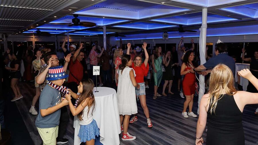 Horizon's Edge NYC New Year's Eve Party - Should you book this New Years Eve cruise?