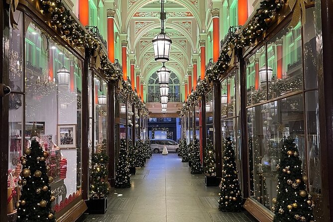 Iconic Streets of London Christmas Lights Tour - Why this Christmas lights walk works