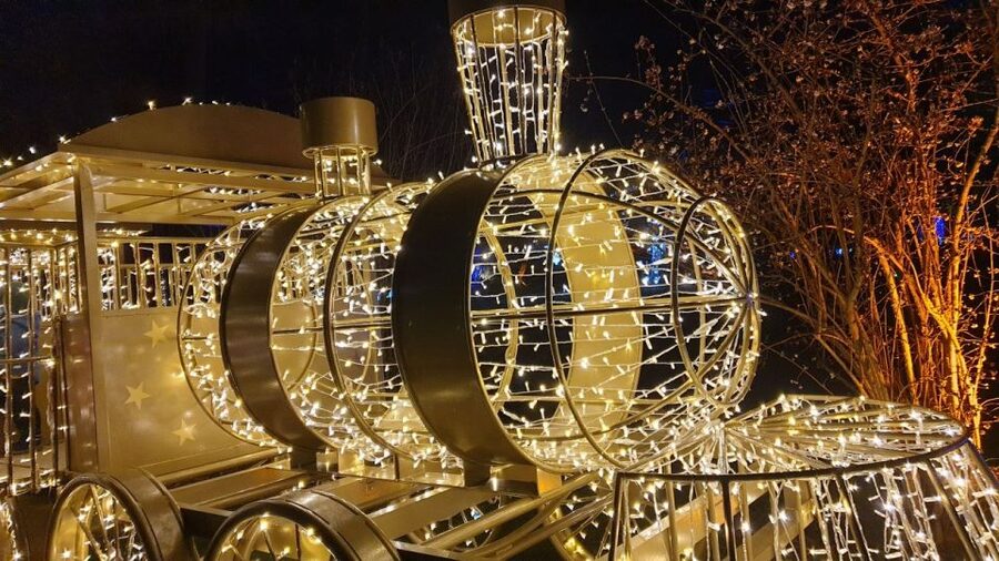 Innsbruck: Christmas Tour with a licensed guide - Who will enjoy this Innsbruck Christmas tour?