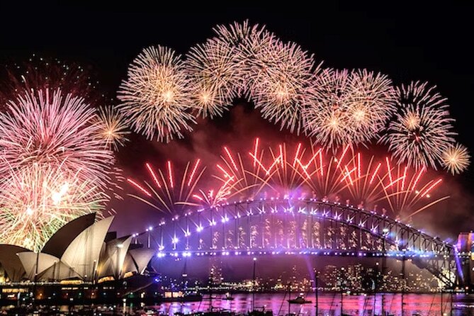 Intimate Sydney Harbour All-Inclusive New Year's Eve Cruise - The 6pm departure gives the night a proper start
