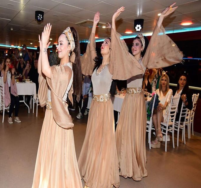 Istanbul: New Year's Eve Bosphorus Dinner Cruise Party 2027 - Cruising between Europe and Asia after dark