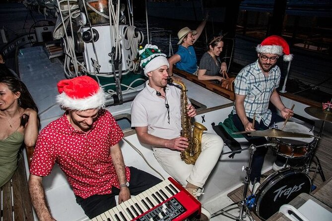 Key West Christmas Cruise with Live Band and Drinks - Live music, carols, and holiday treats