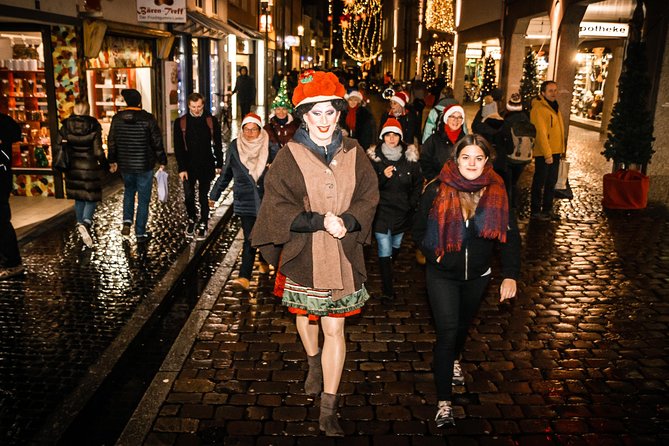 Kling, mulled wine, klingelingeling - the Christmas city tour with Betty BBQ - Group size, meeting point, and practical timing