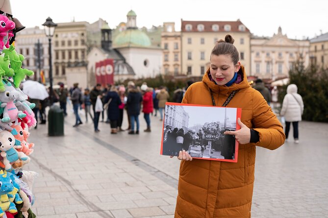 Krakow Christmas Market Immersive Tour - Guide style, group size, and pace