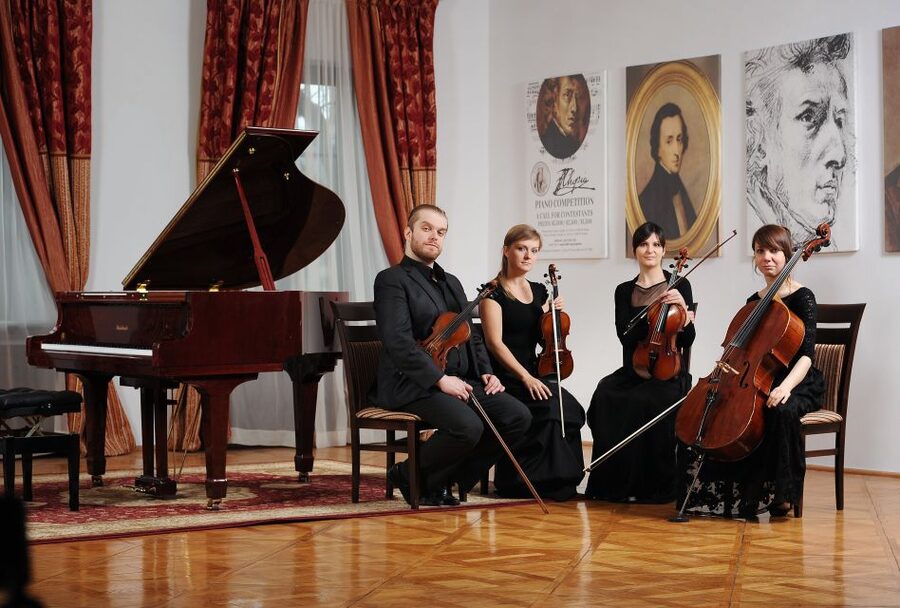 Krakow: Christmas Music Concert With Wine - The music program and its seasonal mood