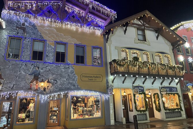 Leavenworth Christmas Lights Tour from Seattle - Lights, music, snow, and the town’s holiday mood