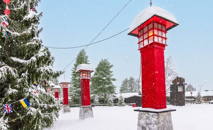Levi: Day Trip to Santa Claus Village with Lunch - Santa Claus Village and the Arctic Circle line