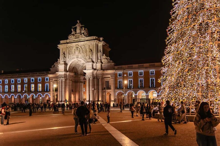 Lisbon: Christmas Flexible Walking Tour - Key points at a glance