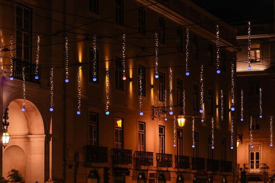 Lisbon: Christmas Flexible Walking Tour - Is $9 good value?